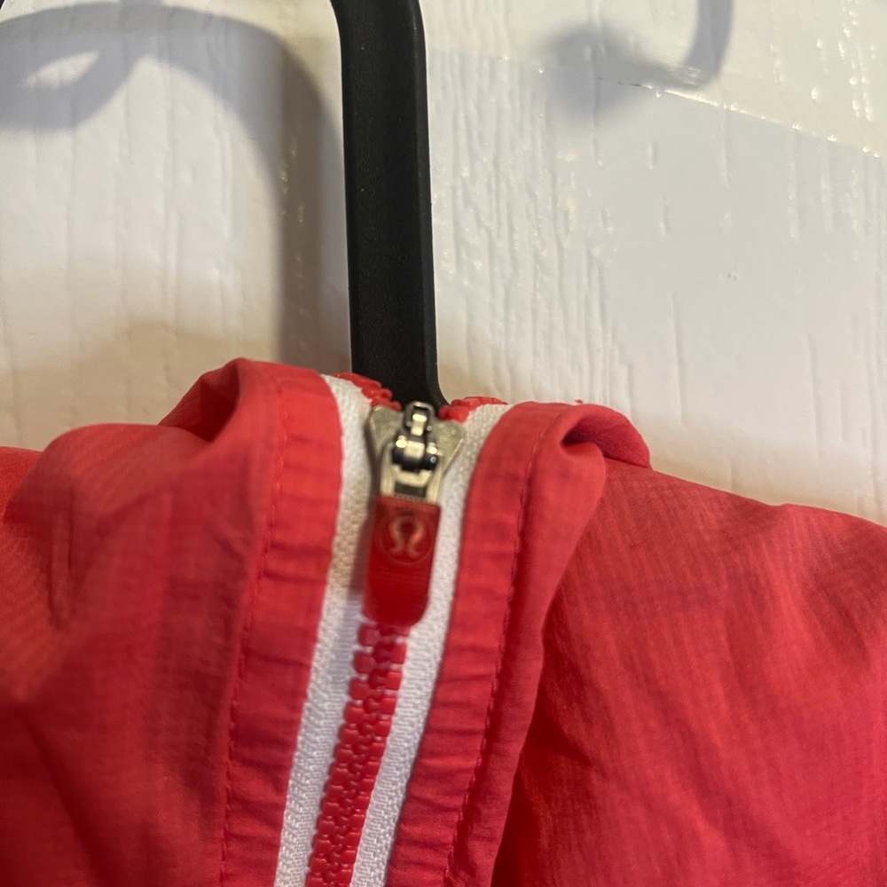 Lululemon Athletica Vibrant Red Vest with Black Details - Picture 5 of 7